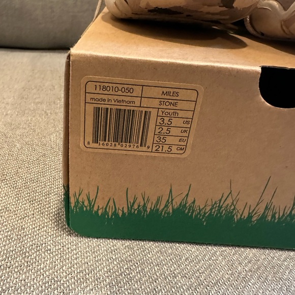 Go Plae boys shoes, size 3.5, gently used - Picture 4 of 5